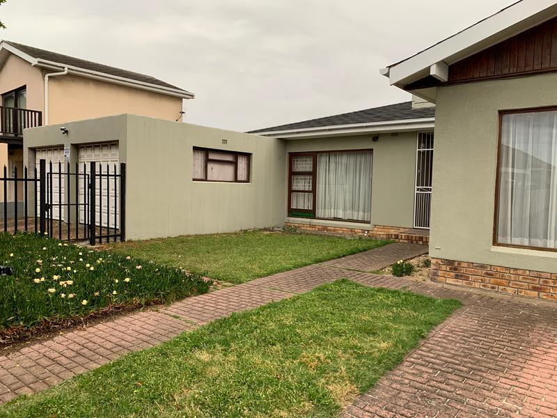 4 Bedroom Property for Sale in Monte Vista Western Cape